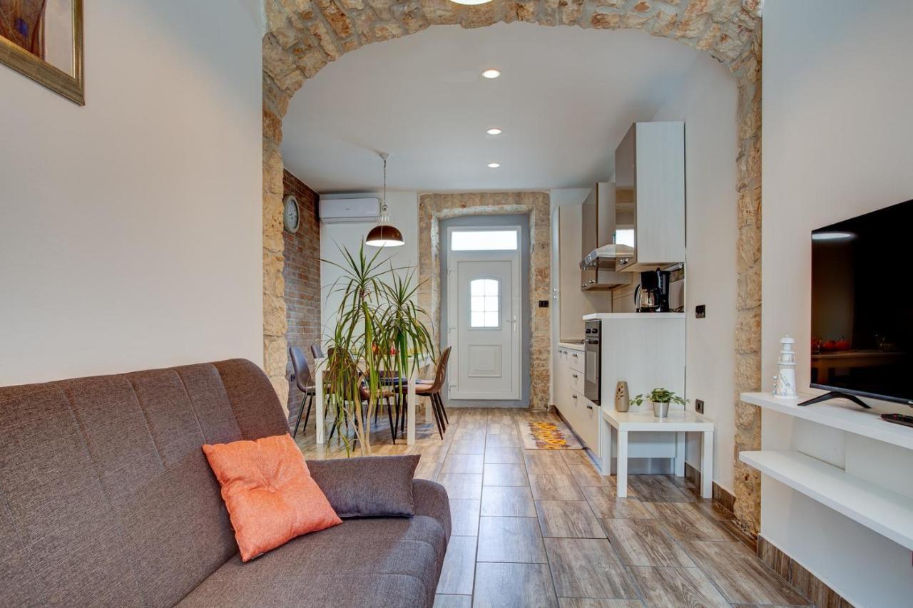 Apartment Laura With Terrace Vodnjan Buitenkant foto