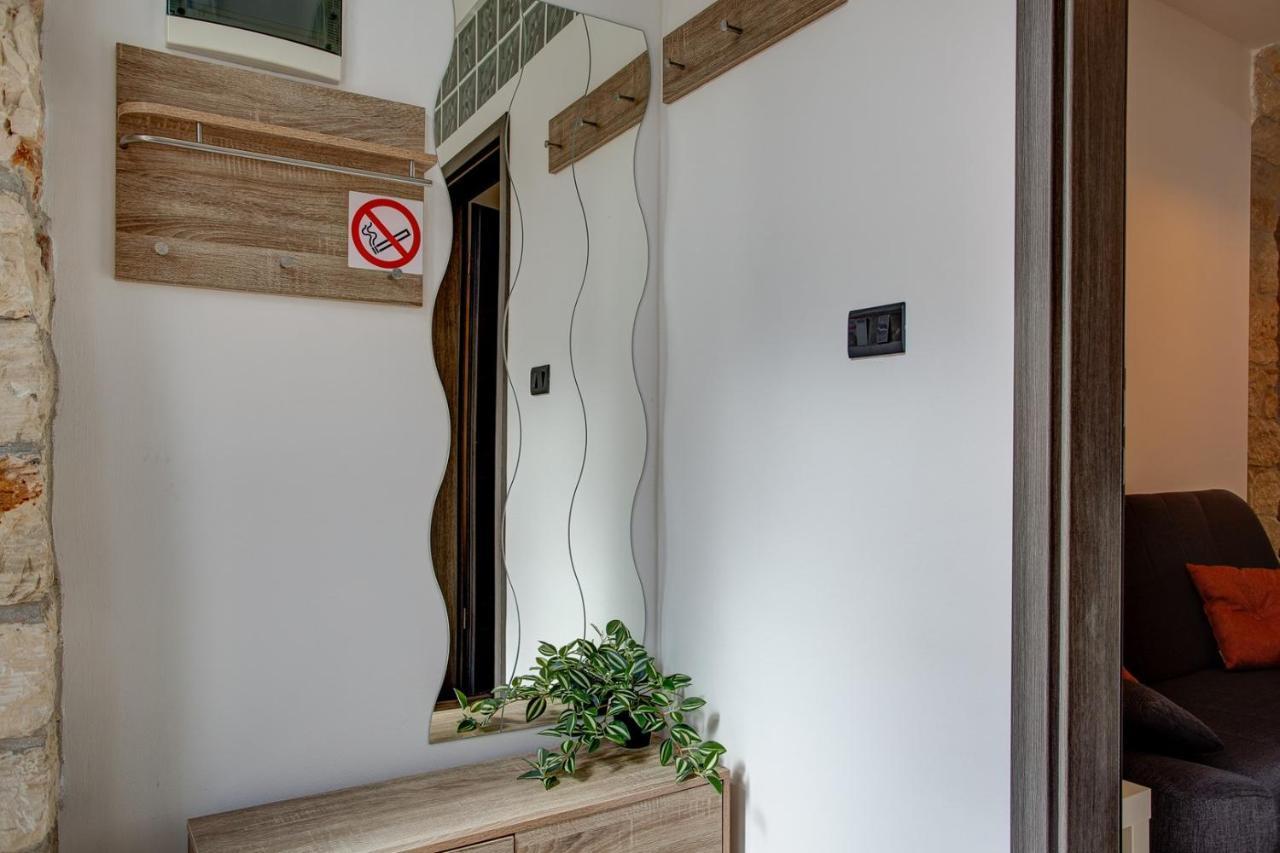 Apartment Laura With Terrace Vodnjan Buitenkant foto